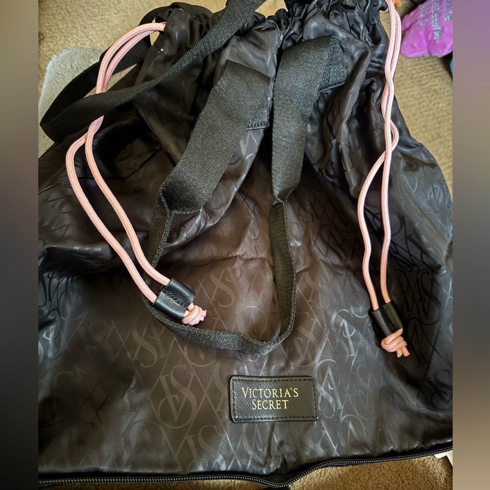 Victoria’s Secret compact draw string bag
